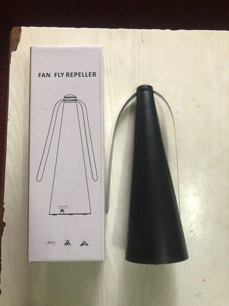 Tabletop chemical free fan fly repeller