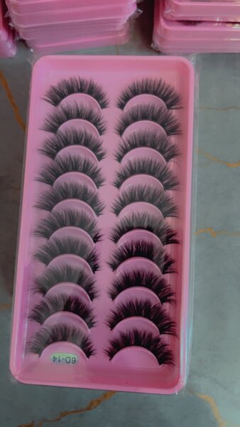 Faux cils naturels