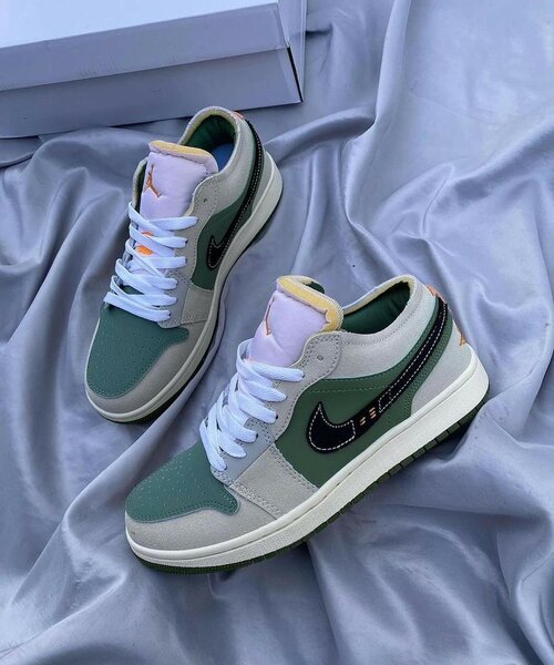 AIR JORDAN 1 LOW