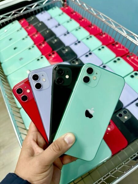 IPHONE 11 64GB AND 128GB