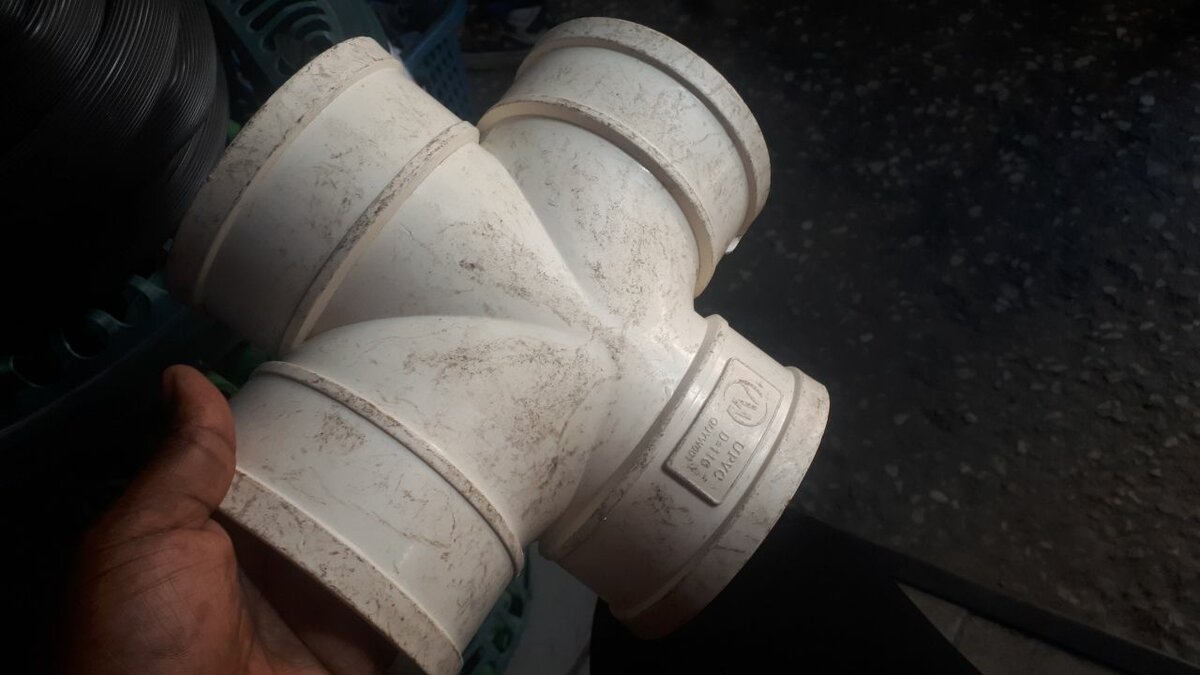 4" Close tee