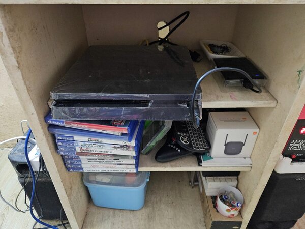 Console de Jeu PS4 avec 3 cd