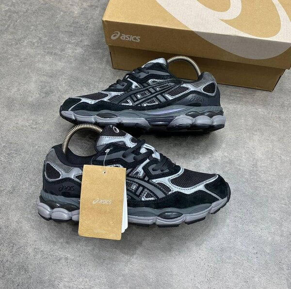 ASICS SNEAKER