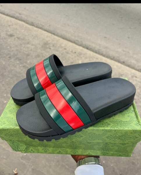 Claquettes Gucci