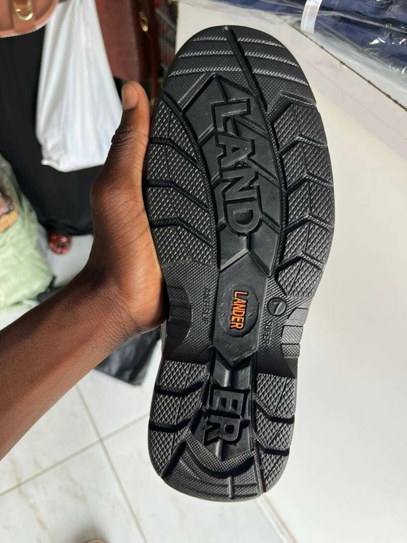 Safety boots