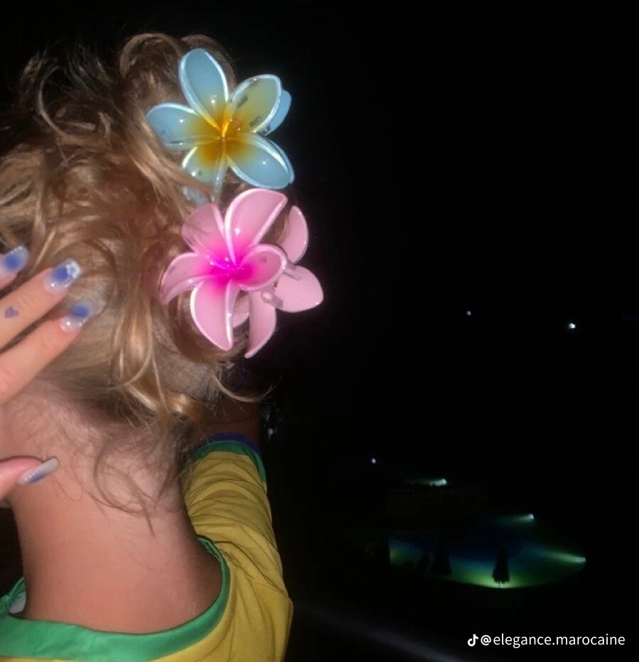 Flower hair clip