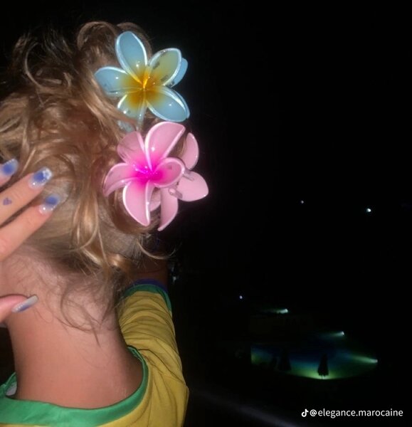 Flower hair clip