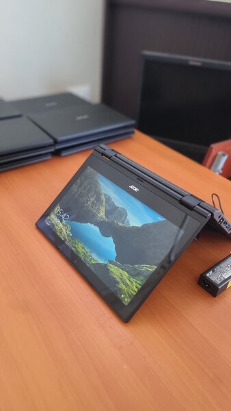 Acer travelmate