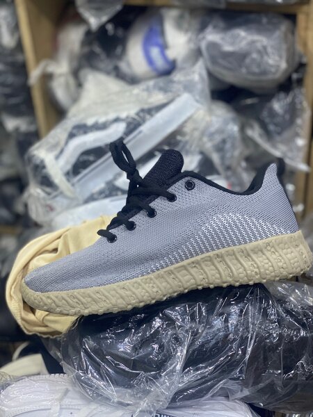 Baskets Moderne et Confortables