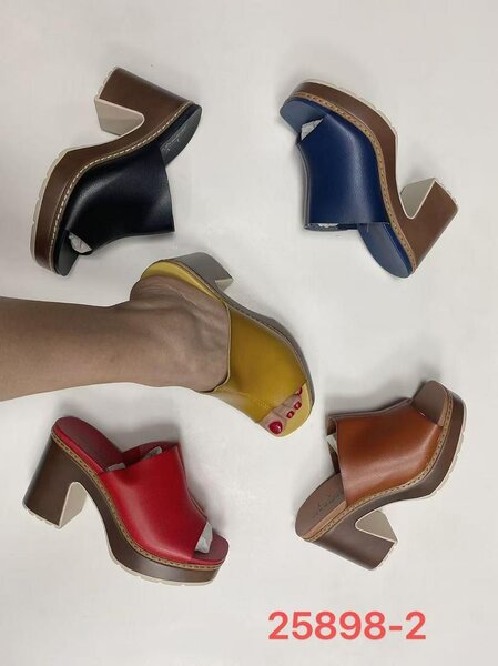 Sabots à talons colorés