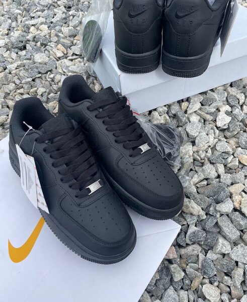 NIKE AIR FORCE 1