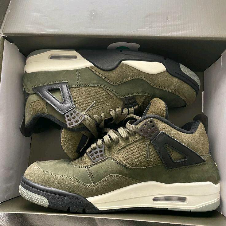 JORDAN 4s