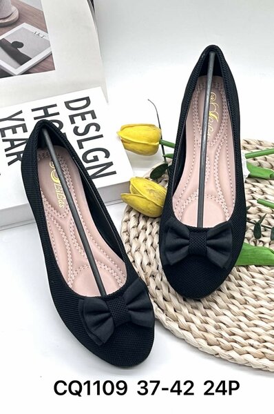 Flat shoes