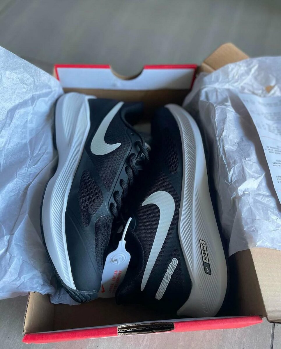 Nike zoom runner
