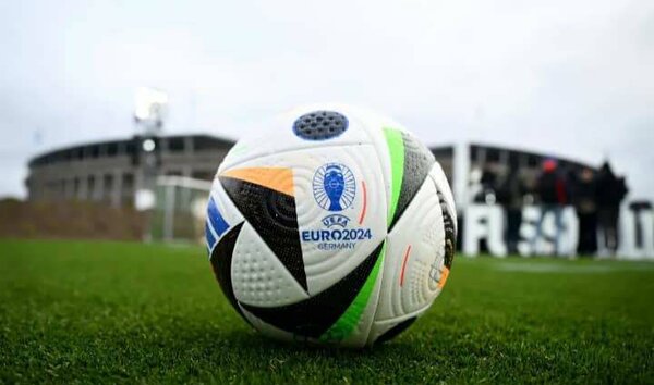 Ballon de foot euro en cuire