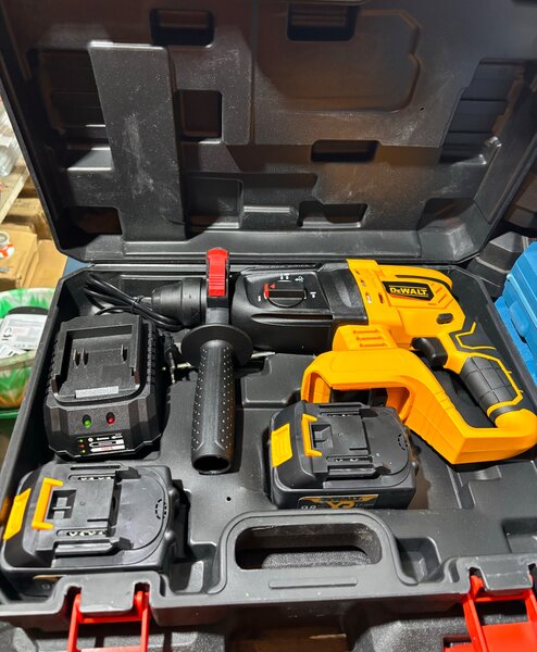 Perforateur DEWALT 128V