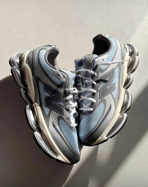 New Balance 2000
