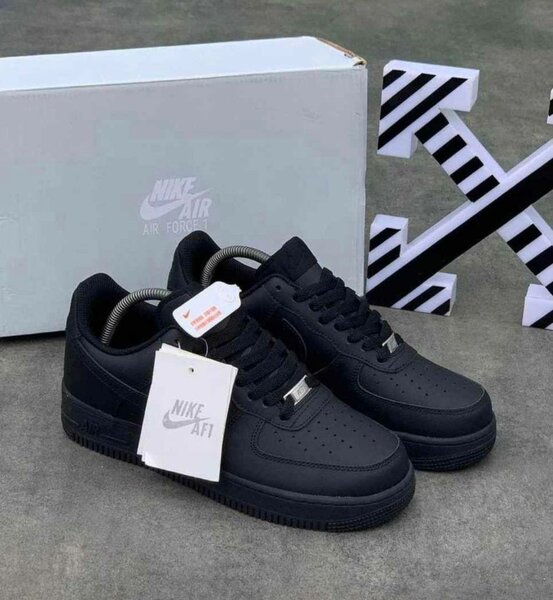 NIKE AIRFORCE ALL WHITE