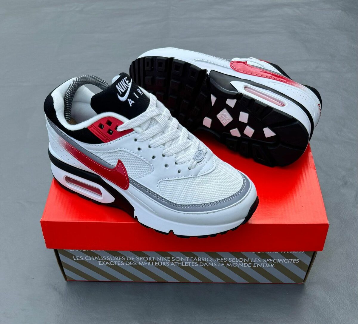 Nike Air Sneakers Blanc et Rouge