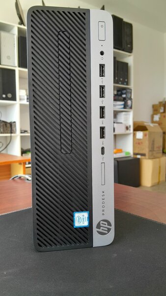DESKTOP COMPUTER