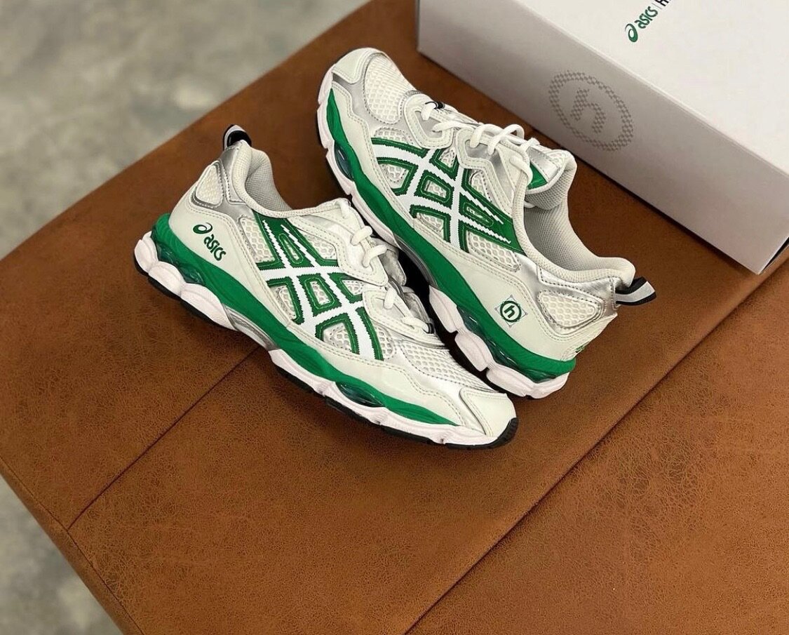 Baskets ASICS blanches et vertes
