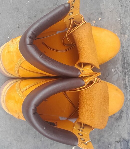 BOOTS,SNEAKERS