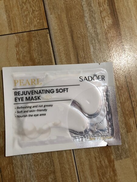 Under eye mask