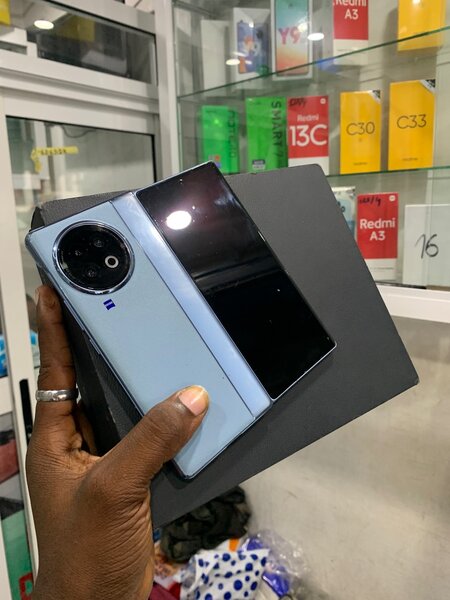 Vivo X Fold2