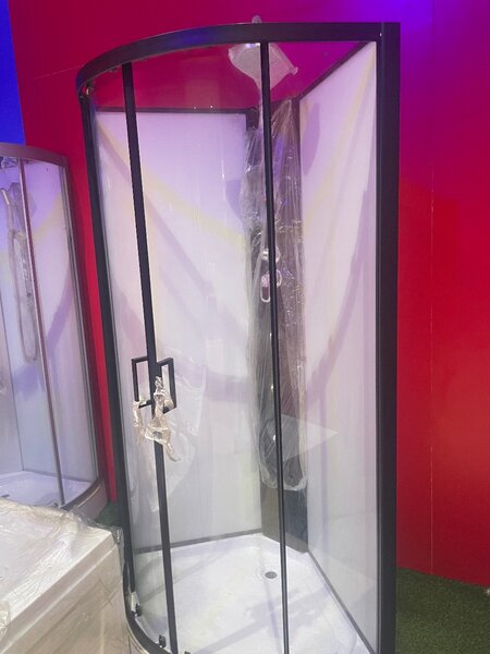 BATHING CUBICLE