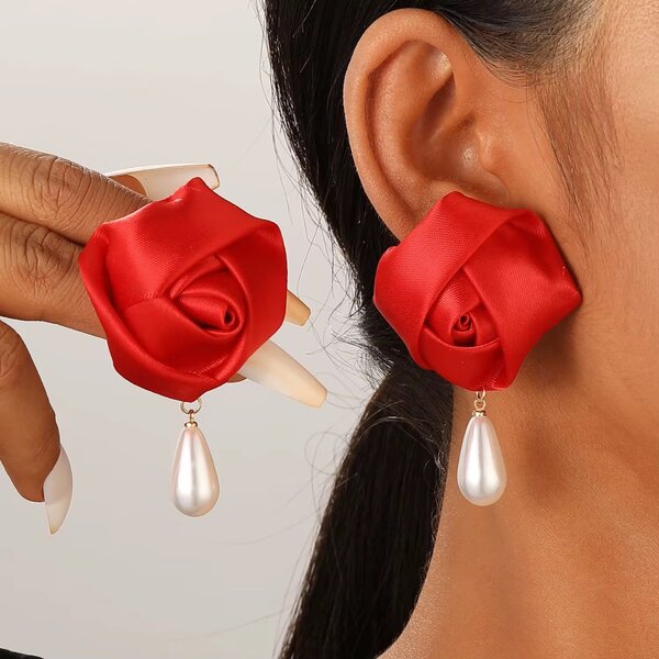 Boucles d'oreilles roses et perles