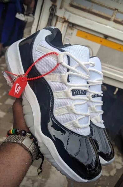 Low cuts jordans 11
