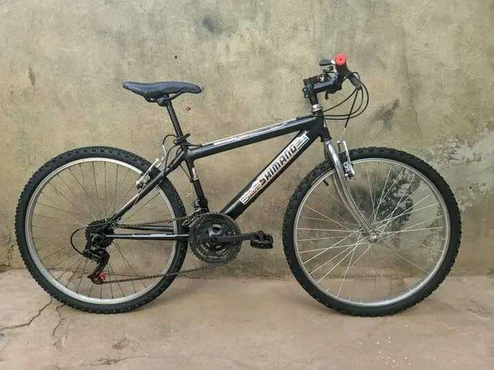 Vélo tout-terrain Shimano robuste