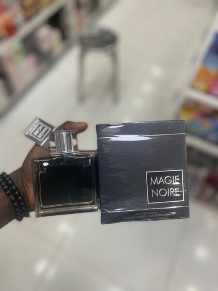 Parfums MAGIE NOIR