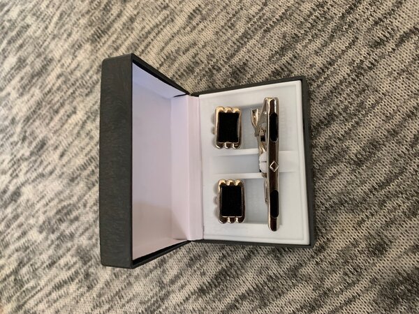 Cufflinks