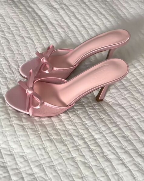 Ladies heel
