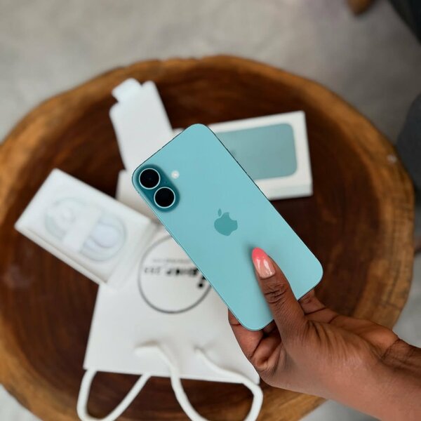 iPhone 16