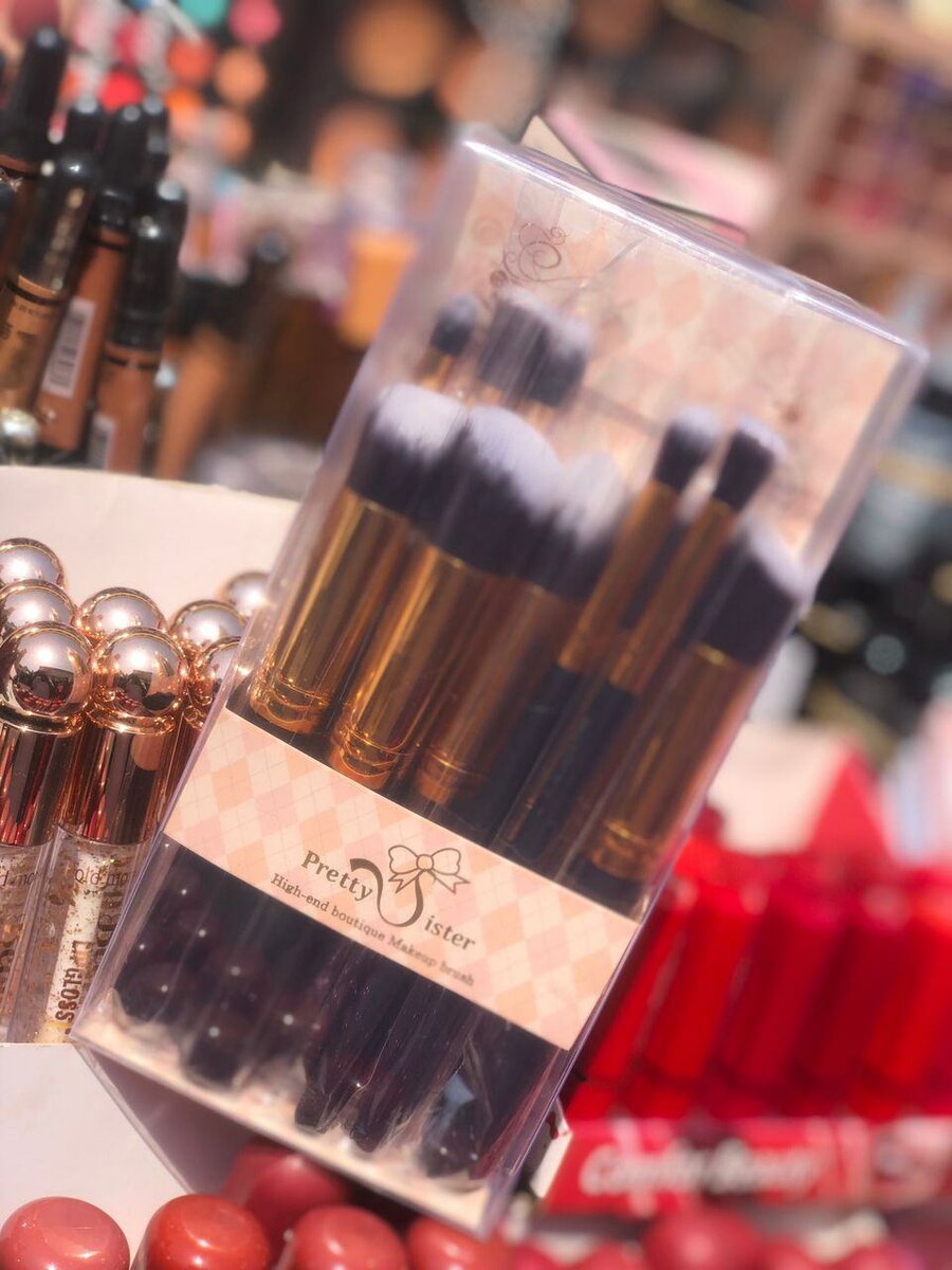 Makeup brush