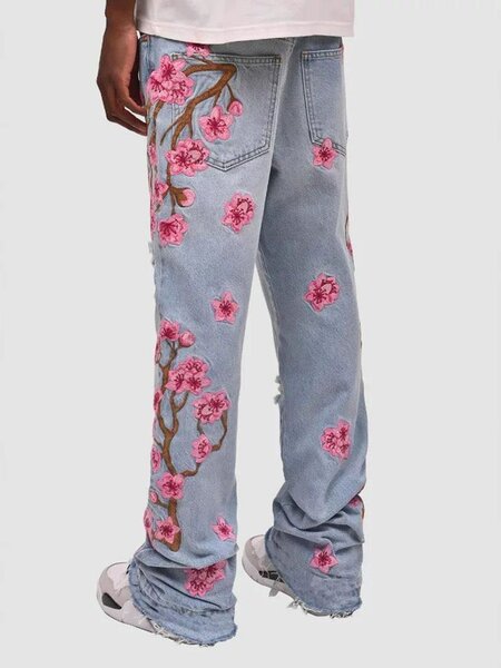 Jeans brodés fleurs cerisiers