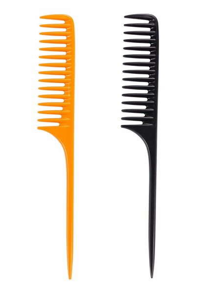 Wide tooth tail comb