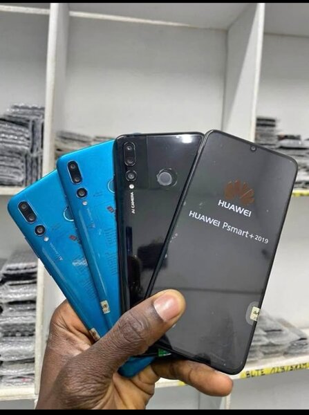 Huawei P Smart 2019 Smartphones