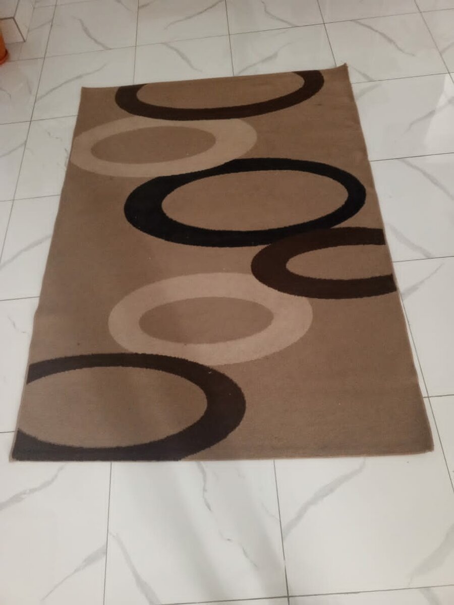 Tapis moderne à motifs ovales