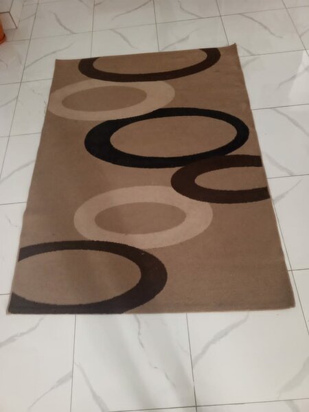 Tapis moderne à motifs ovales