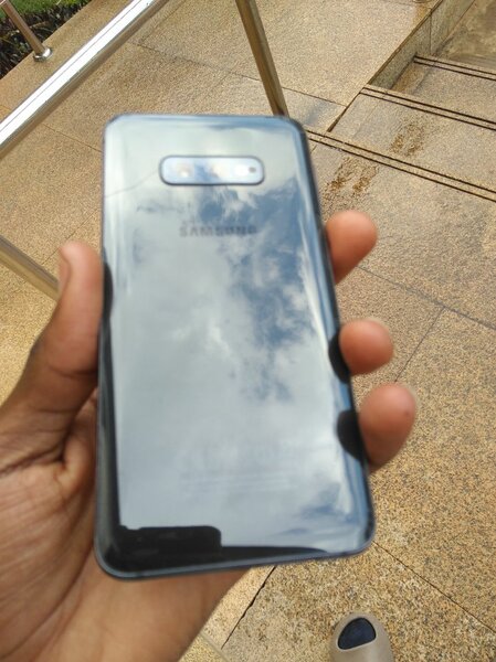 Samsung Galaxy S10e
