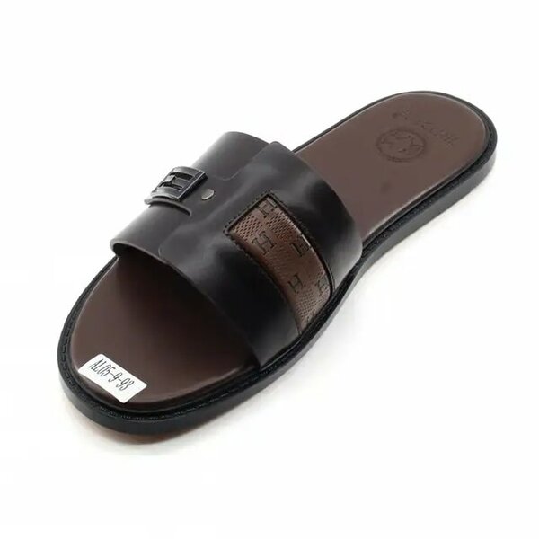Stylish men's slippers