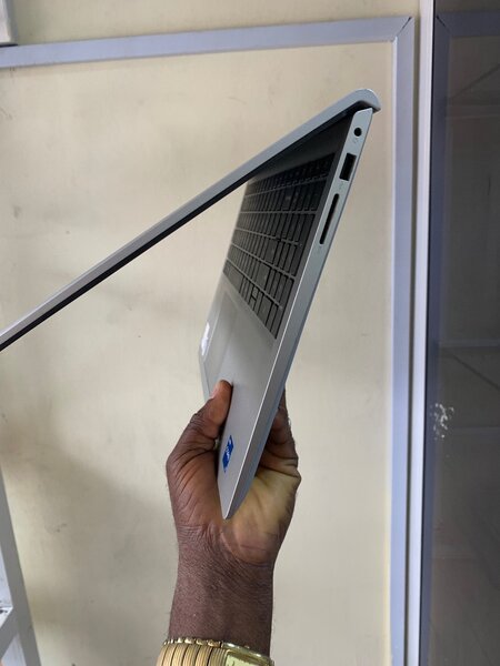 Dell Inspiron 15