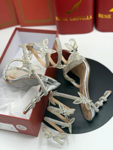 Rene Caoville Heel