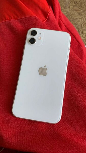 iPhone 11 UK use