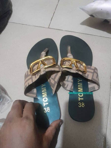 Ladies slippers