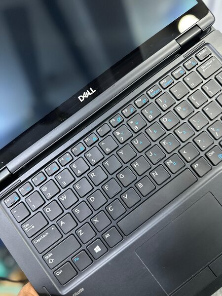 DELL LATITUDE 7389