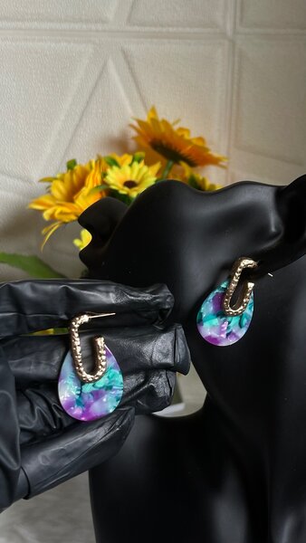 Statement earring